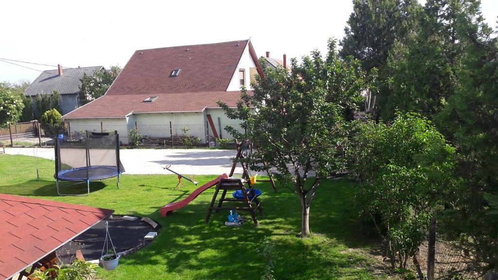 Szaloky Apartmanhaz Gyenesdias Bagian luar foto