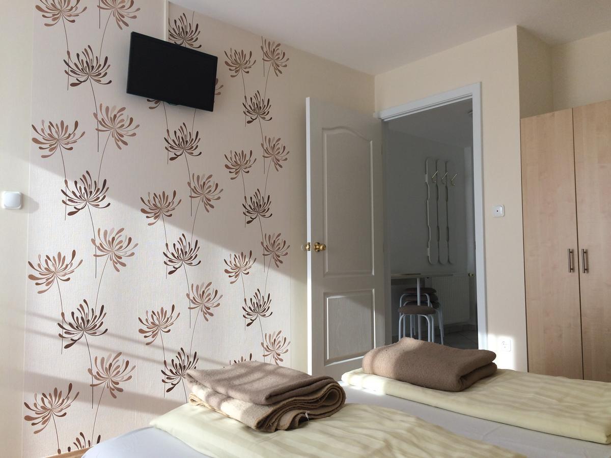 Szaloky Apartmanhaz Gyenesdias Bagian luar foto