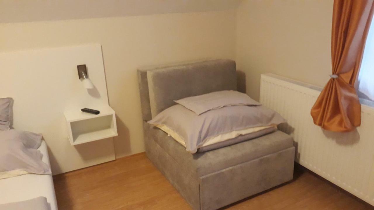 Szaloky Apartmanhaz Gyenesdias Bagian luar foto