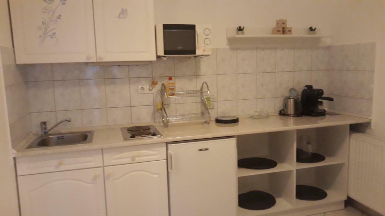 Szaloky Apartmanhaz Gyenesdias Bagian luar foto