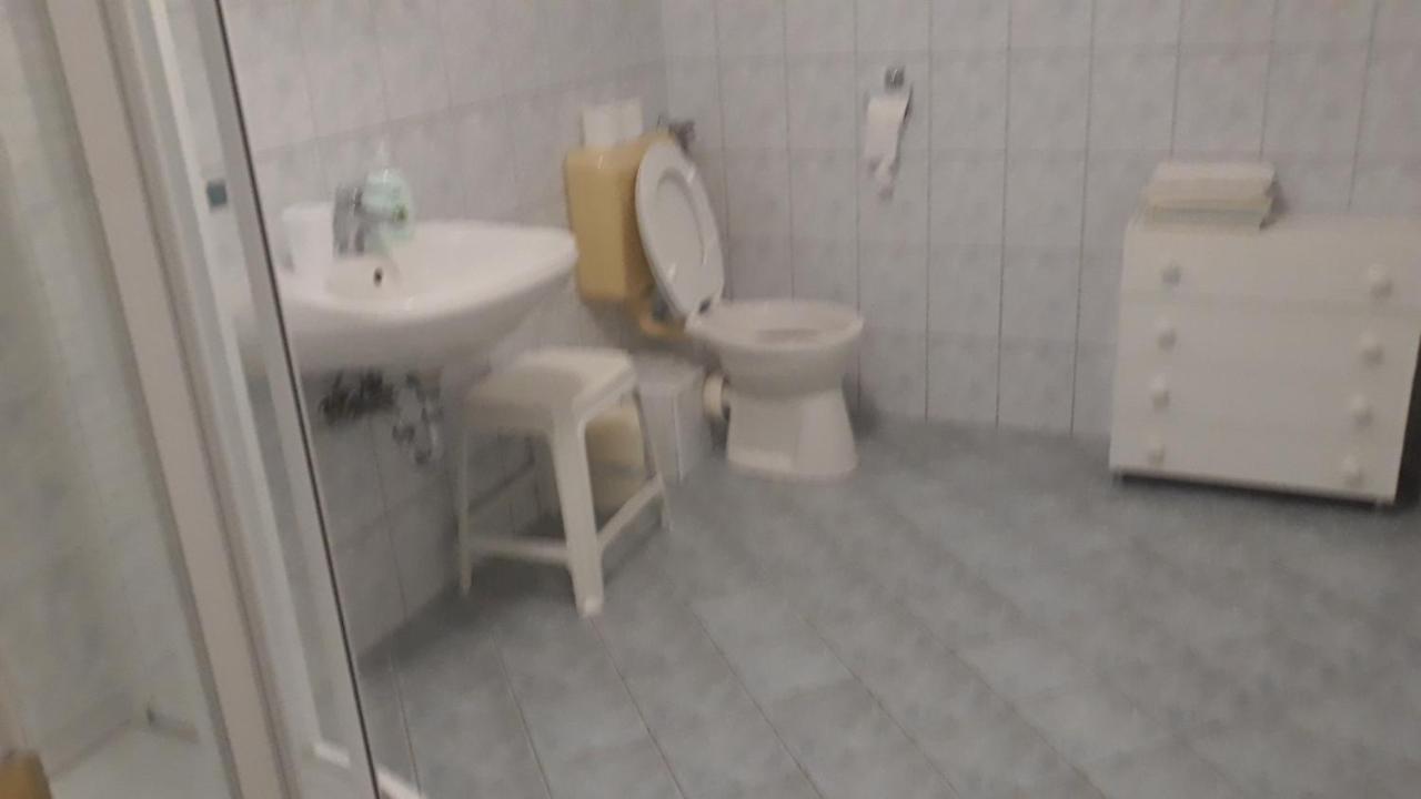Szaloky Apartmanhaz Gyenesdias Bagian luar foto